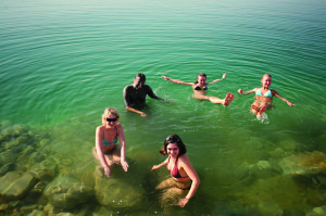 Dead-Sea-Floating